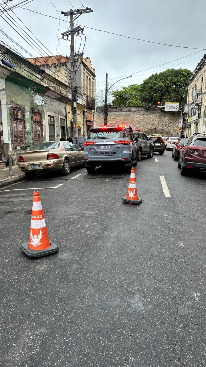 Tiroteio na Cidade Nova terminou com bandido morto e dois policiais feridos