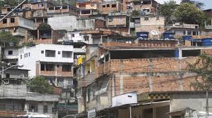 Também dominada pelos chefões da Penha (CV), Favela da Covanca tem posição estratégica para facção. É lá que são feitos os transbordos de cargas roubadas a mando de bandidos da Cidade de Deus. VEJA COMO ELES AGEM