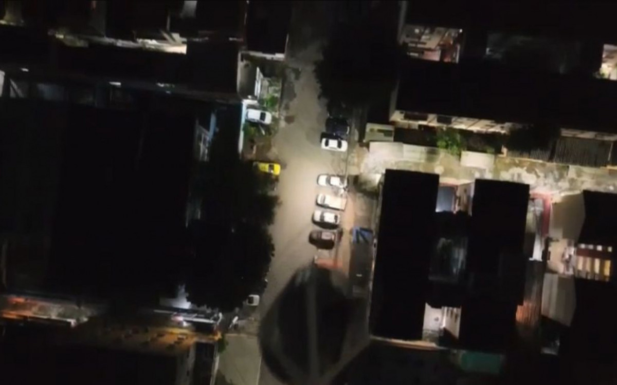 Veja imagens feitas por drone de Peixão (TCP)  em favela rival (CV)