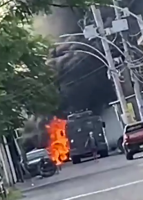 Barricadas com fogo na Cidade de Deus (CV) para atrapalhar a ação da PM. VIDEOS