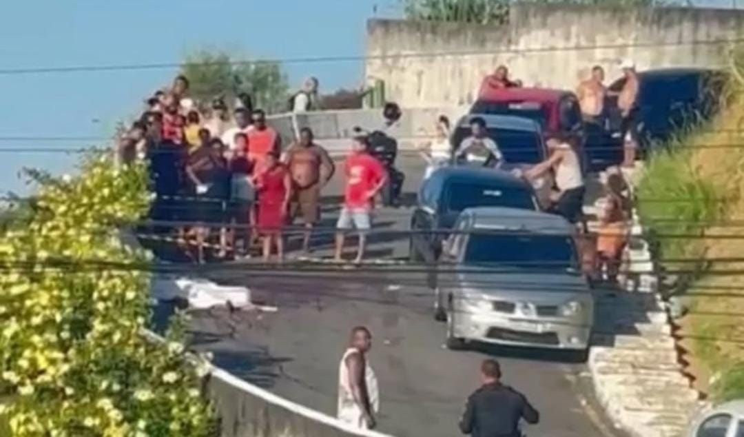 Dois homens  foram mortos a facadas em Angra